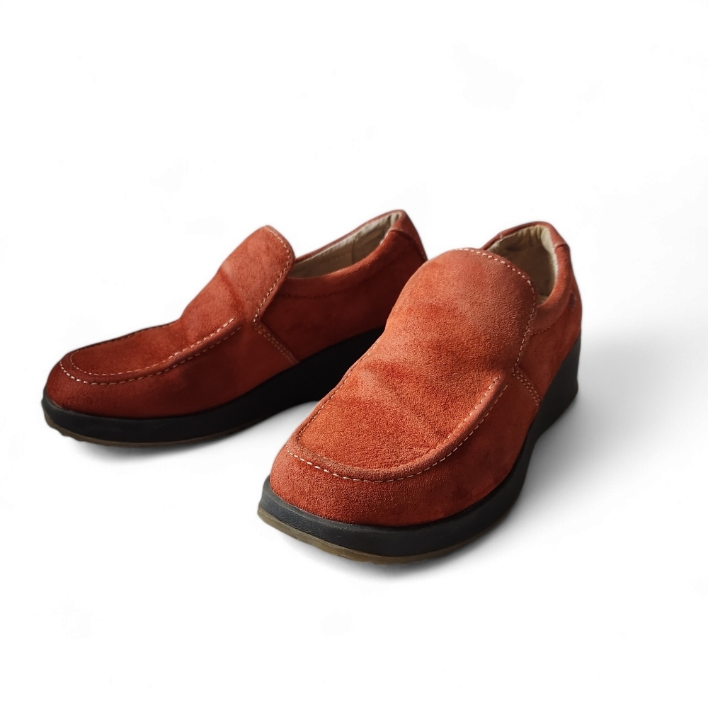 Hush Puppies burnt red / orange  suede slip-on Loafers - Size US 6.5